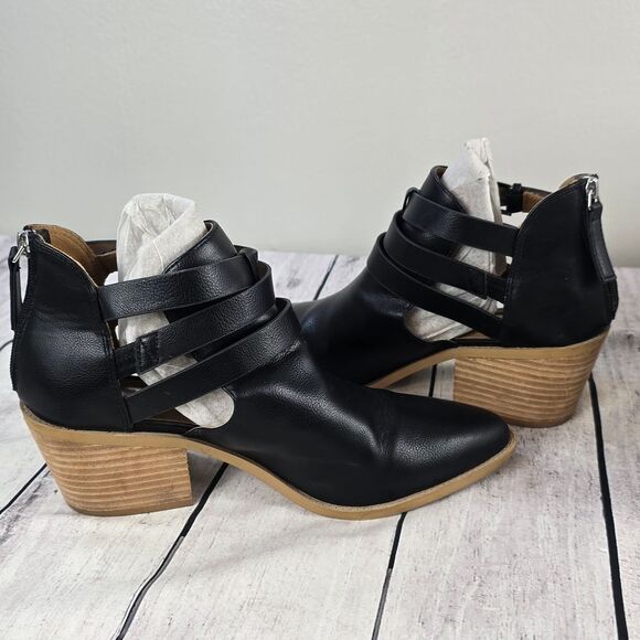 DV by Dolce Vita Black Ankle Boots with Buckle Straps - Picture 4 of 8